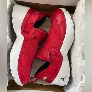 Men’s Jordan Trunner LX size 13